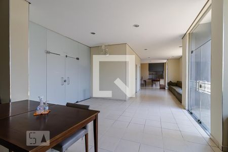Apartamento à venda com 63m², 3 quartos e 2 vagas Apartamento à venda com 63m², 3 quartos e 2 vagasÁrea comum - Salão de festas