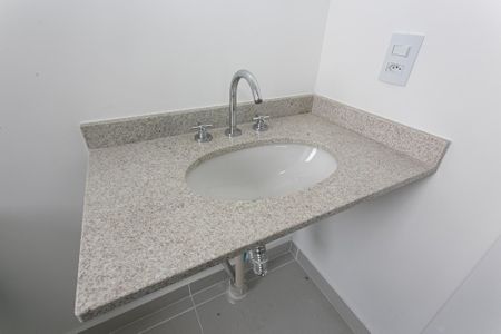 Apartamento para alugar com 70m², 2 quartos e 1 vaga Apartamento para alugar com 70m², 2 quartos e 1 vagaBanheiro da Suíte