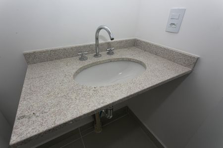 Apartamento para alugar com 70m², 2 quartos e 1 vaga Apartamento para alugar com 70m², 2 quartos e 1 vagaBanheiro