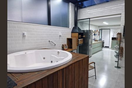 Apartamento à venda com 98m², 2 quartos e 1 vaga