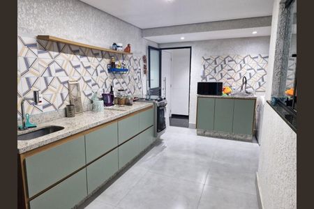 Apartamento à venda com 98m², 2 quartos e 1 vaga