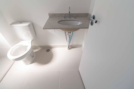 Apartamento à venda com 71m², 2 quartos e 1 vaga Apartamento à venda com 71m², 2 quartos e 1 vagaBanheiro da Suíte
