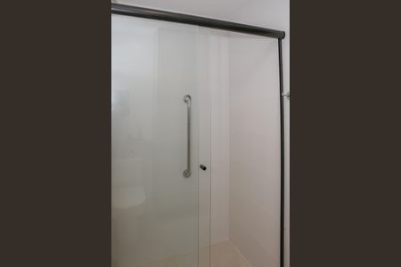 Banheiro de kitnet/studio para alugar com 1 quarto, 25m² em Perdizes, São Paulo