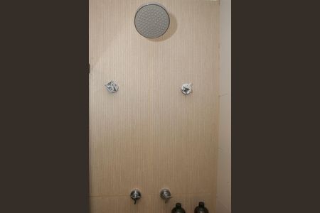 Banheiro de kitnet/studio para alugar com 1 quarto, 25m² em Perdizes, São Paulo