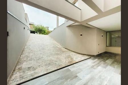Casa à venda com 536m², 4 quartos e 4 vagas