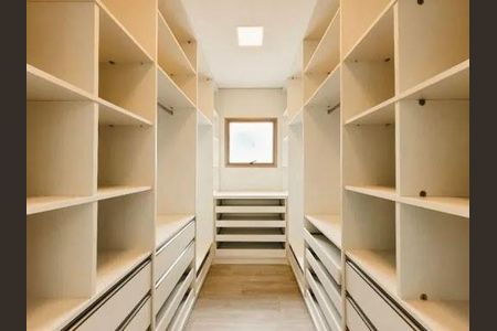 Casa à venda com 4 quartos, 536m² em Centro Comercial Jubran, Barueri