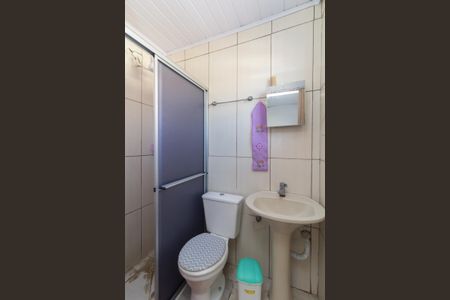 Banheiro de casa para alugar com 1 quarto, 35m² em Conjunto Residencial José Bonifácio, São Paulo