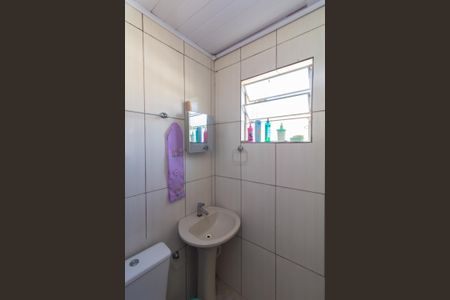 Banheiro de casa para alugar com 1 quarto, 35m² em Conjunto Residencial José Bonifácio, São Paulo
