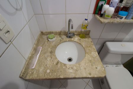 Casa à venda com 80m², 3 quartos e 4 vagas Casa à venda com 80m², 3 quartos e 4 vagasBanheiro