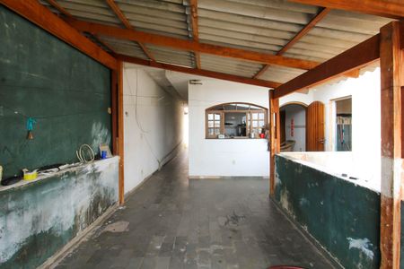 Casa à venda com 80m², 3 quartos e 4 vagas Casa à venda com 80m², 3 quartos e 4 vagasQuintal