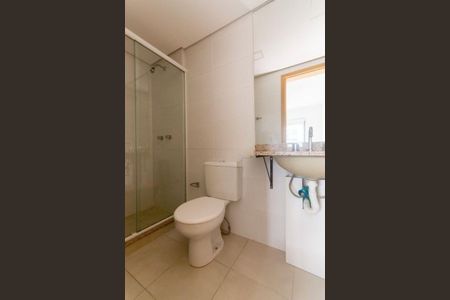 Banheiro de apartamento para alugar com 2 quartos, 58m² em Higienópolis, Porto Alegre