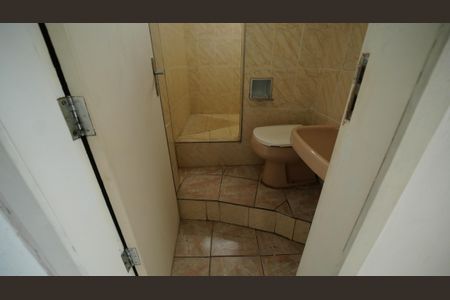 Casa para alugar com 70m², 2 quartos e 3 vagasBanheiro Social