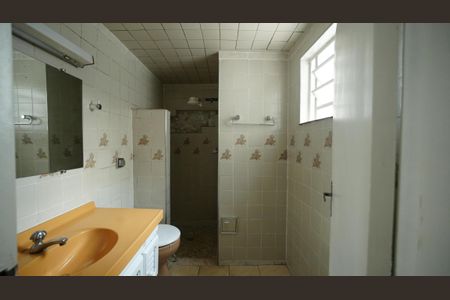 Casa para alugar com 70m², 2 quartos e 3 vagasBanheiro da Suíte