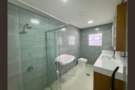 Casa para alugar com 190m², 3 quartos e 1 vaga Casa para alugar com 190m², 3 quartos e 1 vagaBanheiro 2