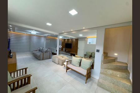 Casa para alugar com 190m², 3 quartos e 1 vaga Casa para alugar com 190m², 3 quartos e 1 vagaSala
