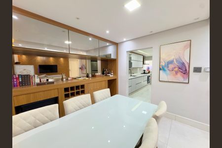 Casa para alugar com 190m², 3 quartos e 1 vaga Casa para alugar com 190m², 3 quartos e 1 vagaSala de Jantar