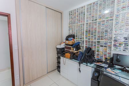Apartamento à venda com 106m², 3 quartos e 2 vagasQuarto 3