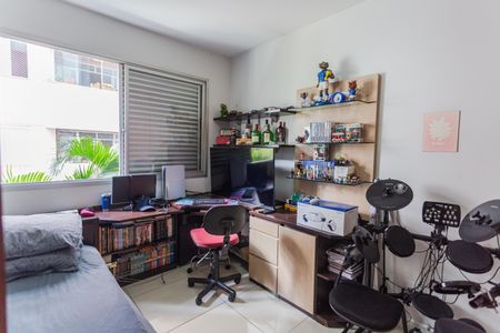 Apartamento à venda com 106m², 3 quartos e 2 vagasQuarto 2