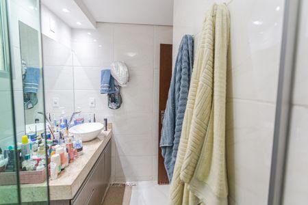 Apartamento à venda com 106m², 3 quartos e 2 vagasBanheiro da Suíte