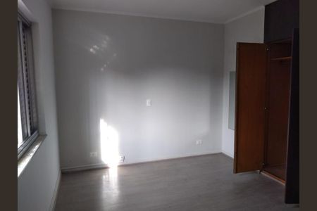 Casa à venda com 3 quartos, 169m² em Jardim Aeroporto, São Paulo
