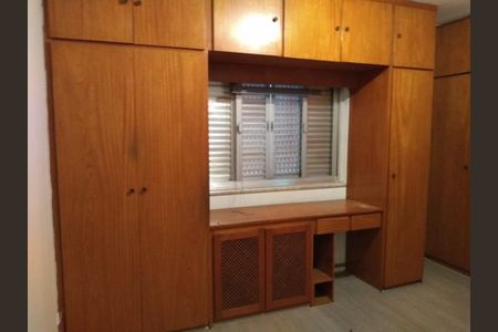 Casa à venda com 3 quartos, 169m² em Jardim Aeroporto, São Paulo