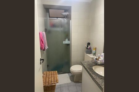 Banheiro  de apartamento à venda com 2 quartos, 79m² em Taquaral, Campinas