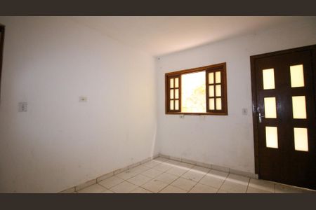 Casa para alugar com 2 quartos, 80m² em Parque Sao Rafael, São Paulo