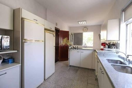 Apartamento à venda com 241m², 5 quartos e 2 vagas