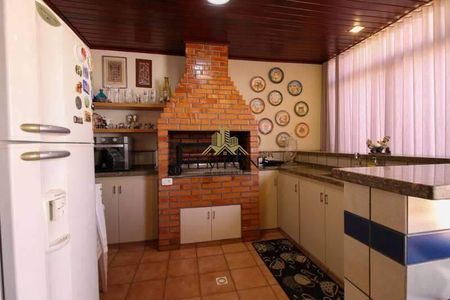Apartamento à venda com 241m², 5 quartos e 2 vagas