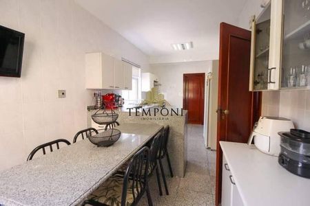 Apartamento à venda com 241m², 5 quartos e 2 vagas
