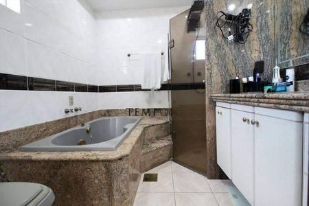 Apartamento à venda com 241m², 5 quartos e 2 vagas