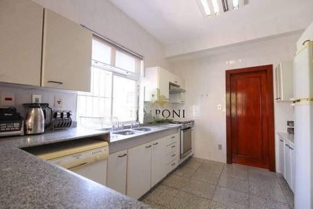 Apartamento à venda com 241m², 5 quartos e 2 vagas