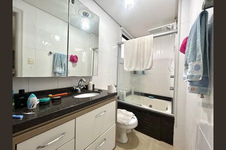 Apartamento para alugar com 100m², 3 quartos e 1 vagaBanheiro suíte 