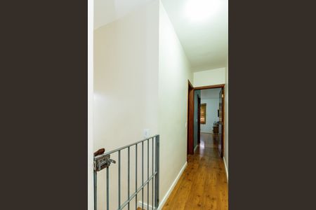 Casa à venda com 173m², 3 quartos e 2 vagas Casa à venda com 173m², 3 quartos e 2 vagasCorredor
