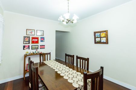 Casa à venda com 173m², 3 quartos e 2 vagas Casa à venda com 173m², 3 quartos e 2 vagasCozinha