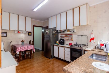 Casa à venda com 173m², 3 quartos e 2 vagas Casa à venda com 173m², 3 quartos e 2 vagasCozinha