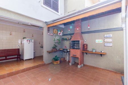 Casa à venda com 173m², 3 quartos e 2 vagas Casa à venda com 173m², 3 quartos e 2 vagasQuintal dos Fundos