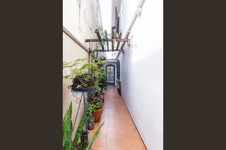 Casa à venda com 173m², 3 quartos e 2 vagas Casa à venda com 173m², 3 quartos e 2 vagasCorredor Externo