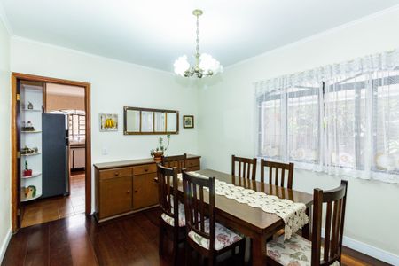 Casa à venda com 173m², 3 quartos e 2 vagas Casa à venda com 173m², 3 quartos e 2 vagasCozinha