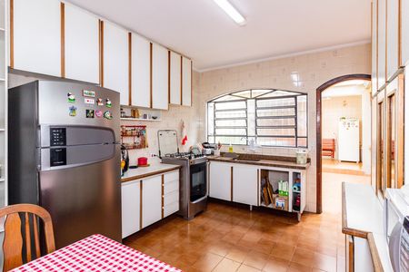 Casa à venda com 173m², 3 quartos e 2 vagas Casa à venda com 173m², 3 quartos e 2 vagasCozinha