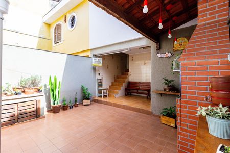 Casa à venda com 173m², 3 quartos e 2 vagas Casa à venda com 173m², 3 quartos e 2 vagasQuintal dos Fundos