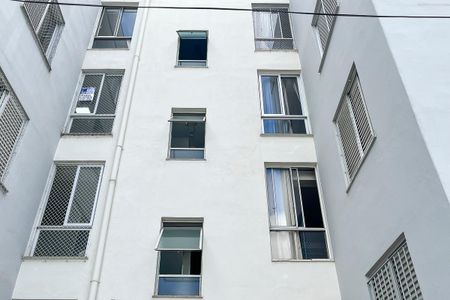 Apartamento para alugar com 56m², 2 quartos e 1 vagaFachada + plaquinha