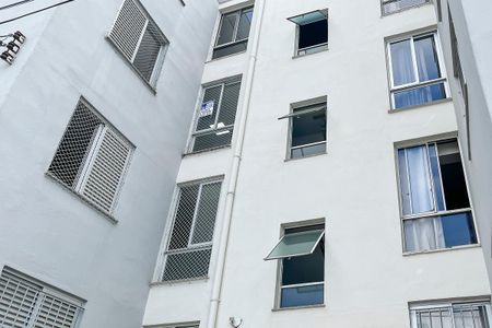 Apartamento para alugar com 56m², 2 quartos e 1 vagaFachada + plaquinha