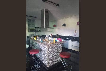 Casa à venda com 3 quartos, 133m² em Planalto, Belo Horizonte