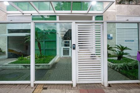 Apartamento à venda com 72m², 2 quartos e 1 vaga