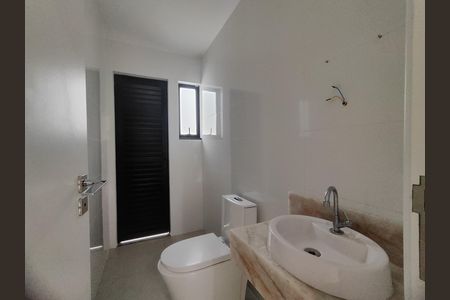 Casa de condomínio à venda com 200m², 4 quartos e 1 vagaLavabo