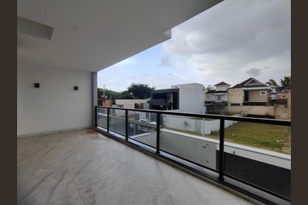 Casa de condomínio à venda com 200m², 4 quartos e 1 vagaSuíte 2 Varanda
