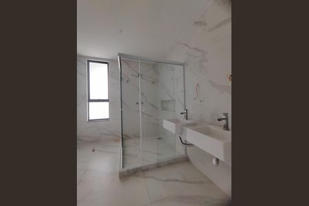 Casa de condomínio à venda com 200m², 4 quartos e 1 vagaBanheiro da Suíte 2