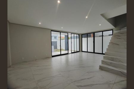 Sala de casa de condomínio à venda com 4 quartos, 200m² em Vargem Pequena, Rio de Janeiro