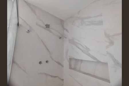 Casa de condomínio à venda com 200m², 4 quartos e 1 vagaBanheiro da Suíte 2